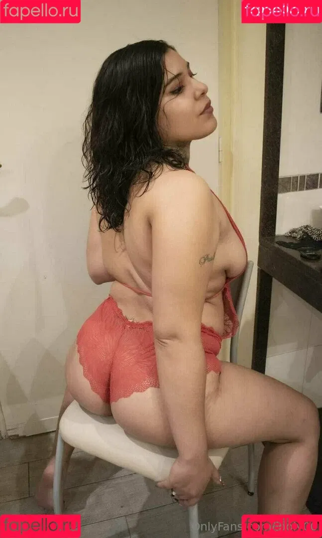 looly00 Onlyfans Photo Gallery 