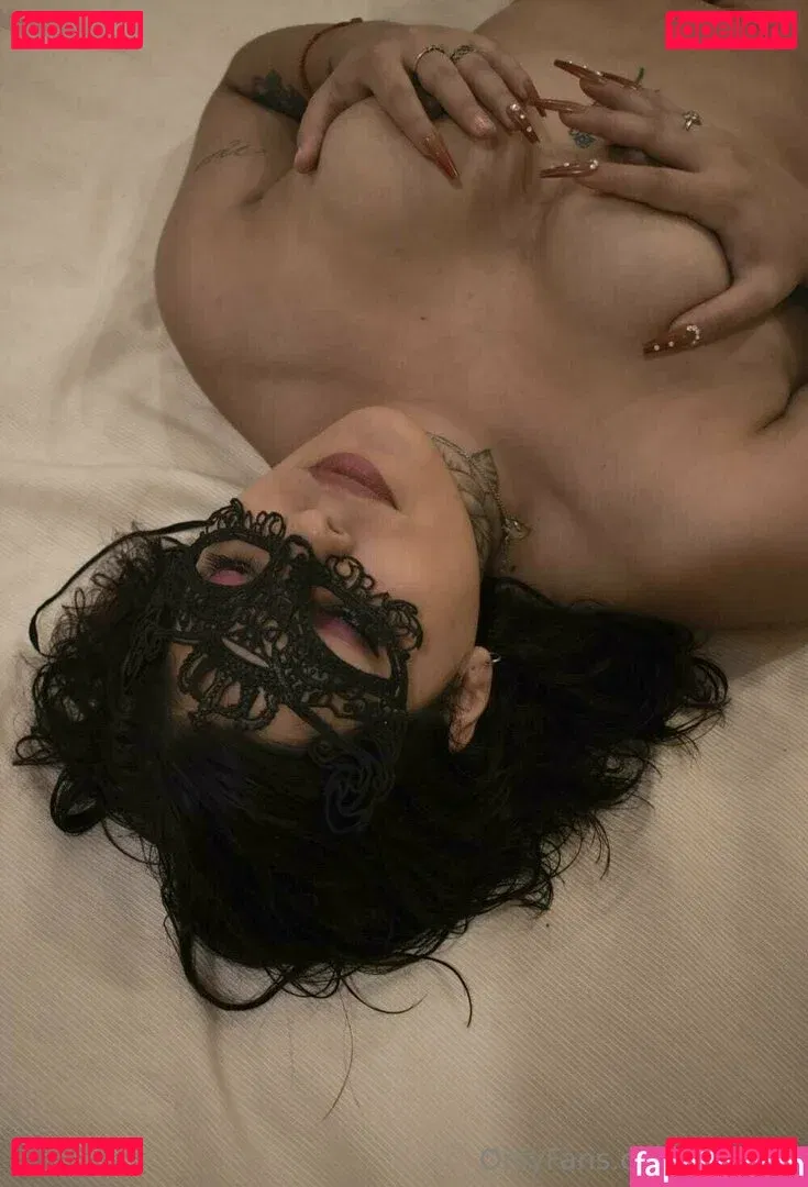 looly00 Onlyfans Photo Gallery 