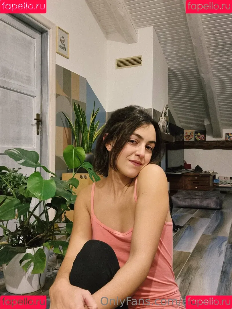 aryafaye Onlyfans Photo Gallery 