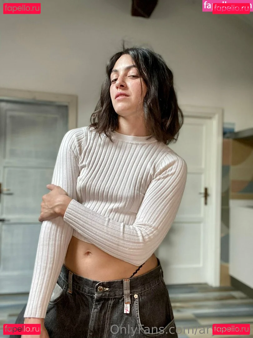 aryafaye Onlyfans Photo Gallery 