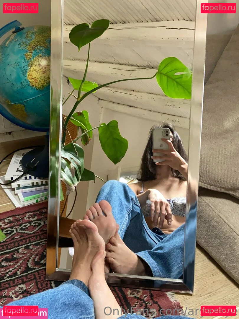 aryafaye Onlyfans Photo Gallery 