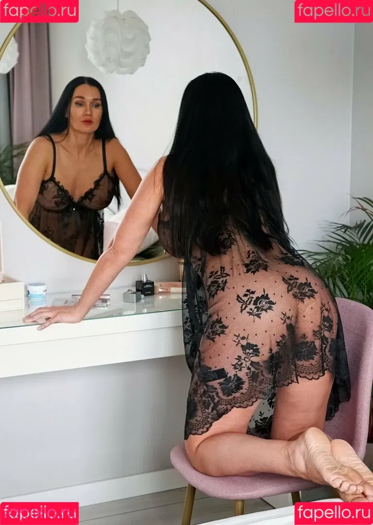 Hot Mommy Onlyfans Photo Gallery 