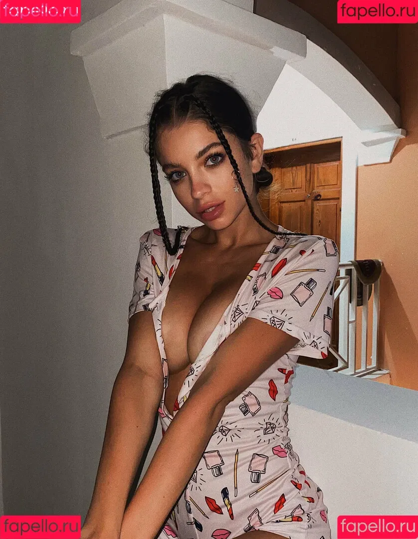 Anna Sazonova Onlyfans Photo Gallery 