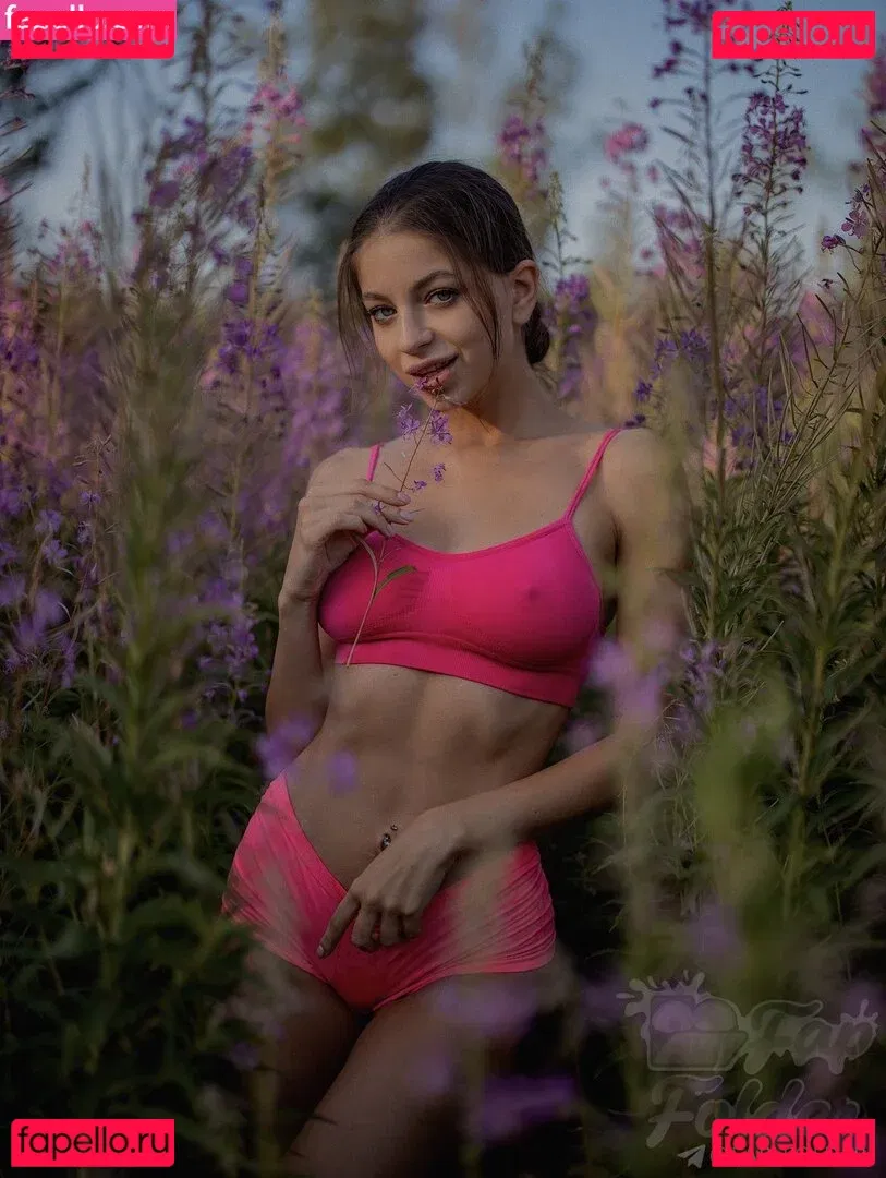 Anna Sazonova Onlyfans Photo Gallery 