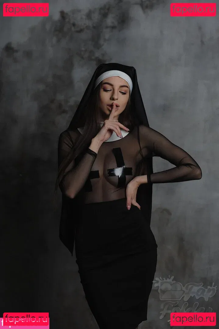 Anna Sazonova Onlyfans Photo Gallery 