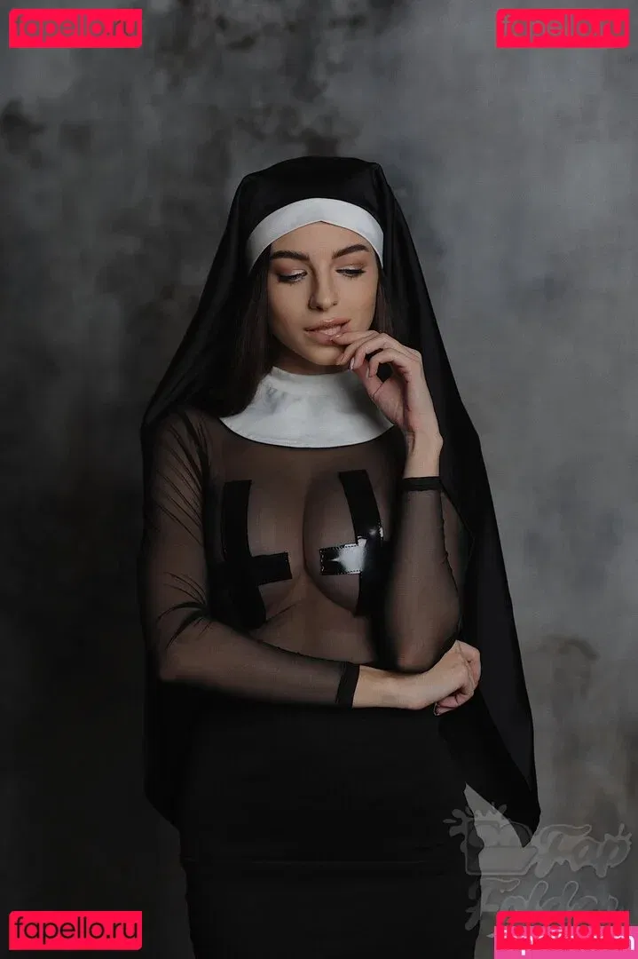 Anna Sazonova Onlyfans Photo Gallery 