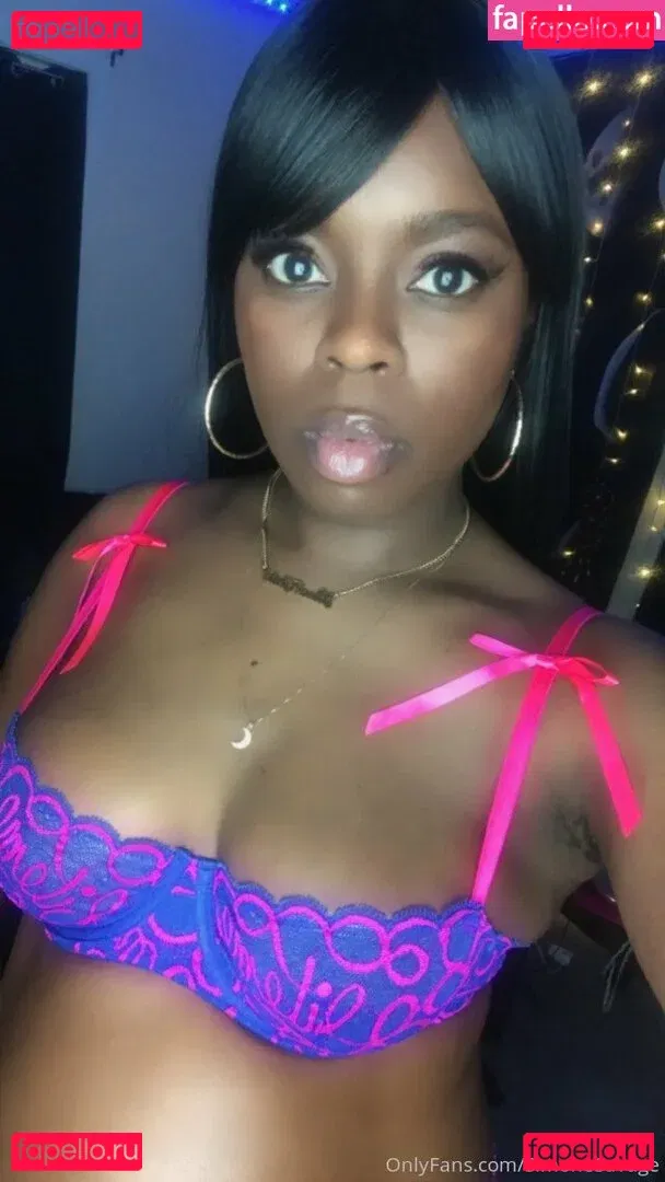 simonesavage Onlyfans Photo Gallery 