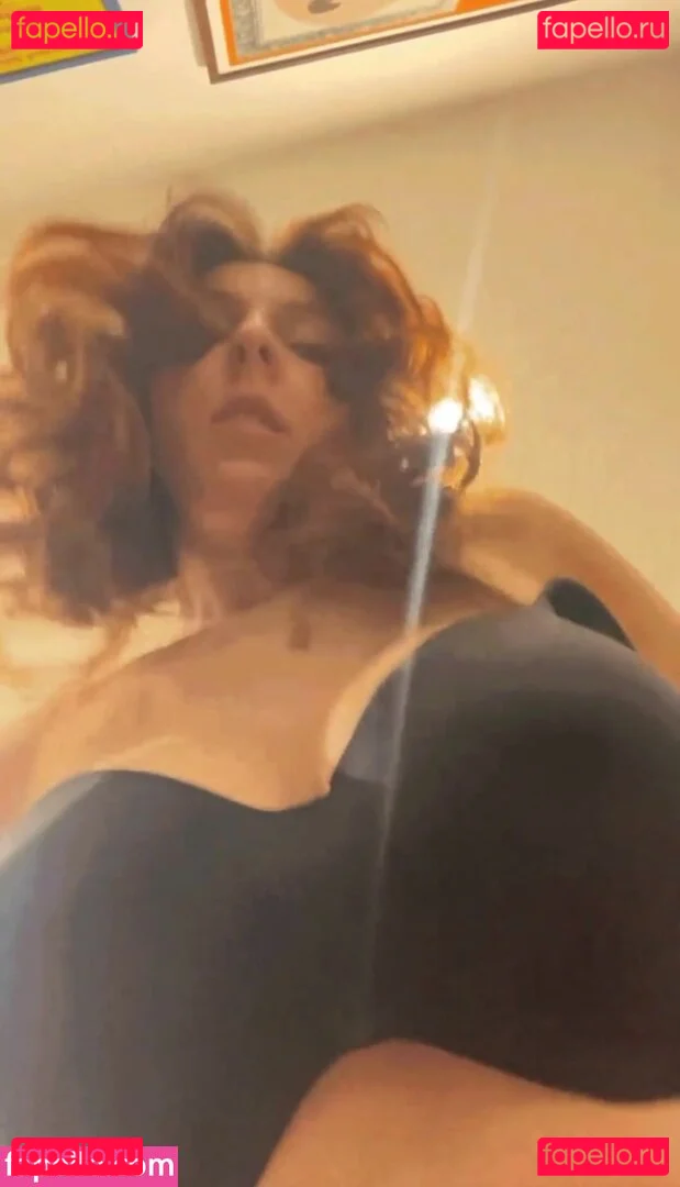 miaqueen.of Nude Onlyfans Photo 21