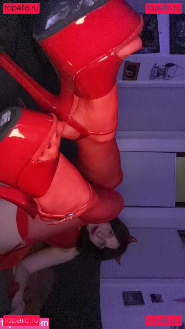 miaqueen.of Nude Onlyfans Photo 14