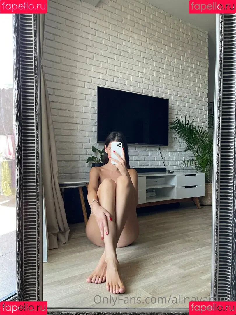 alinavaranik Onlyfans Photo Gallery 