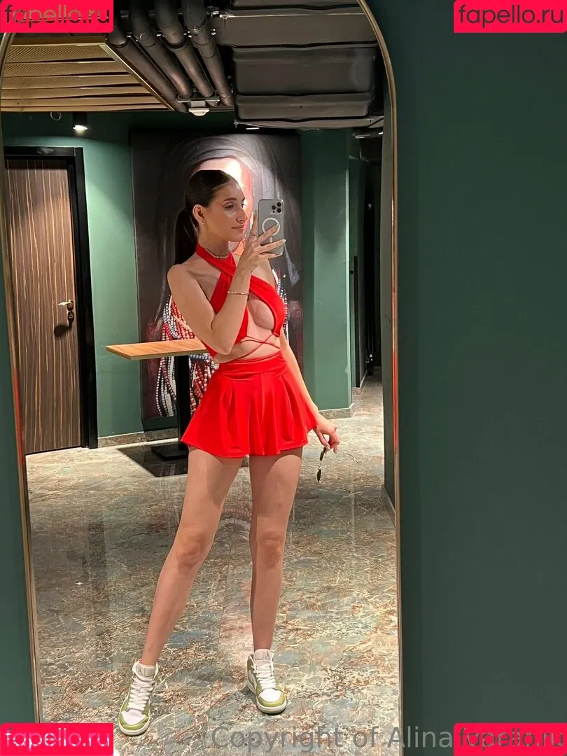 alinavaranik Onlyfans Photo Gallery 