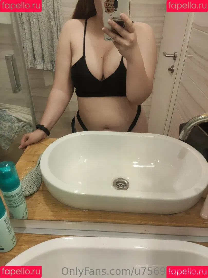 u7569845743j Onlyfans Photo Gallery 