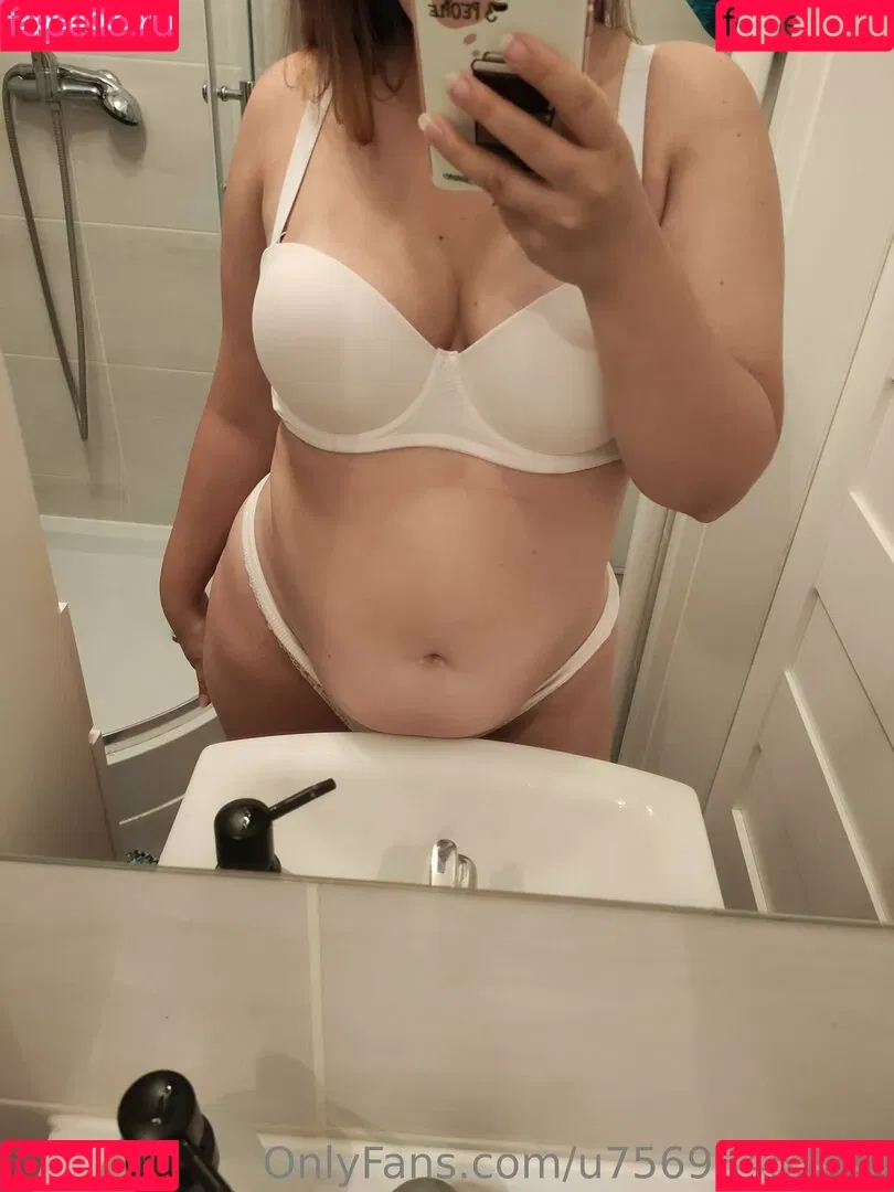 u7569845743j Onlyfans Photo Gallery 