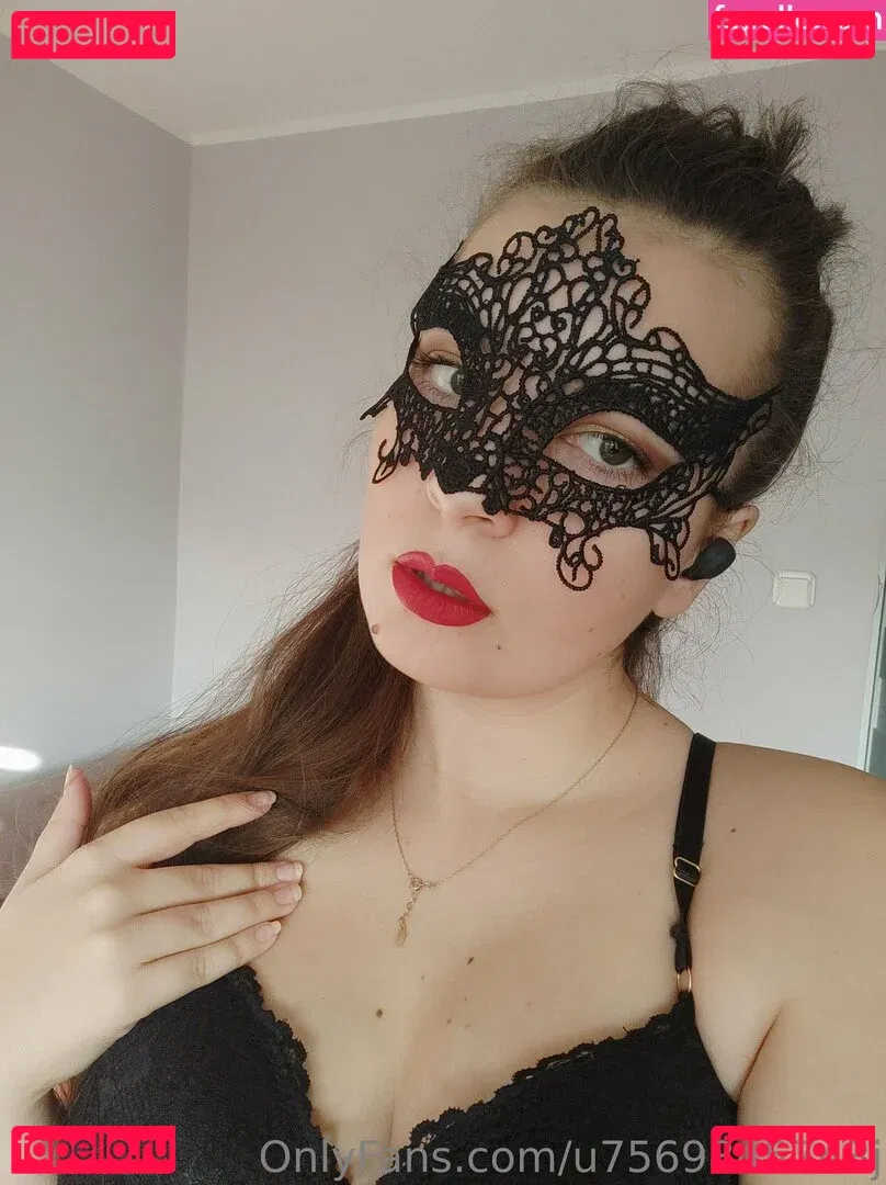 u7569845743j Onlyfans Photo Gallery 