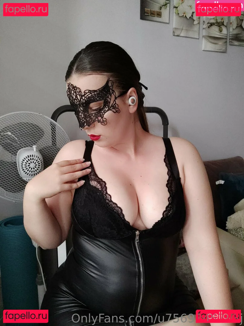 u7569845743j Onlyfans Photo Gallery 