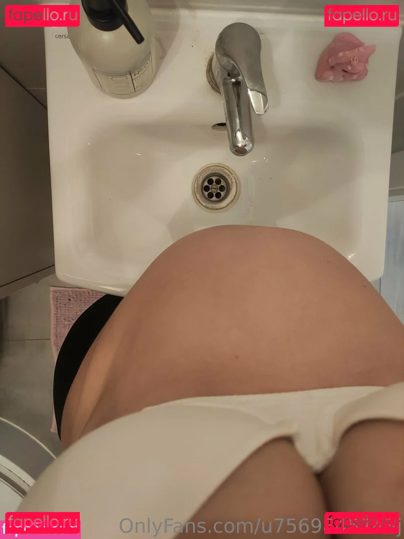 u7569845743j Onlyfans Photo Gallery 