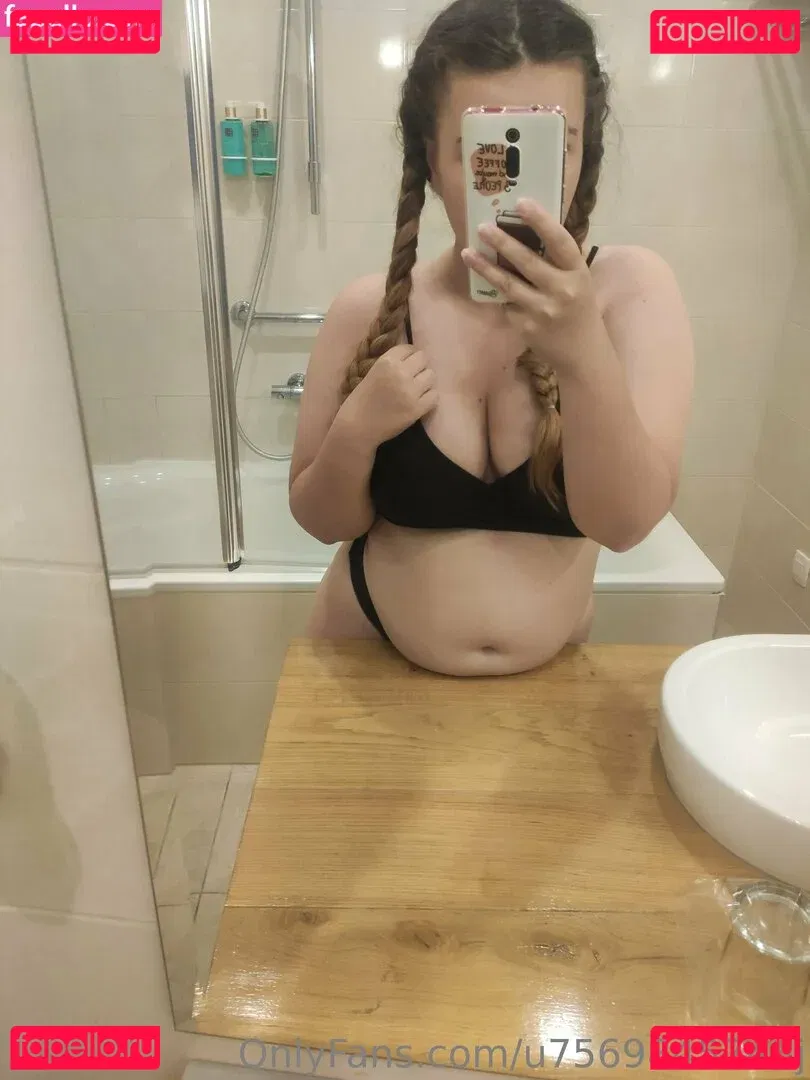 u7569845743j Onlyfans Photo Gallery 