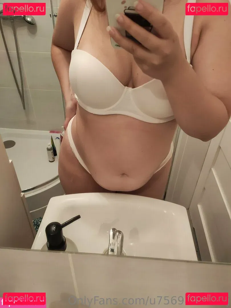 u7569845743j Onlyfans Photo Gallery 