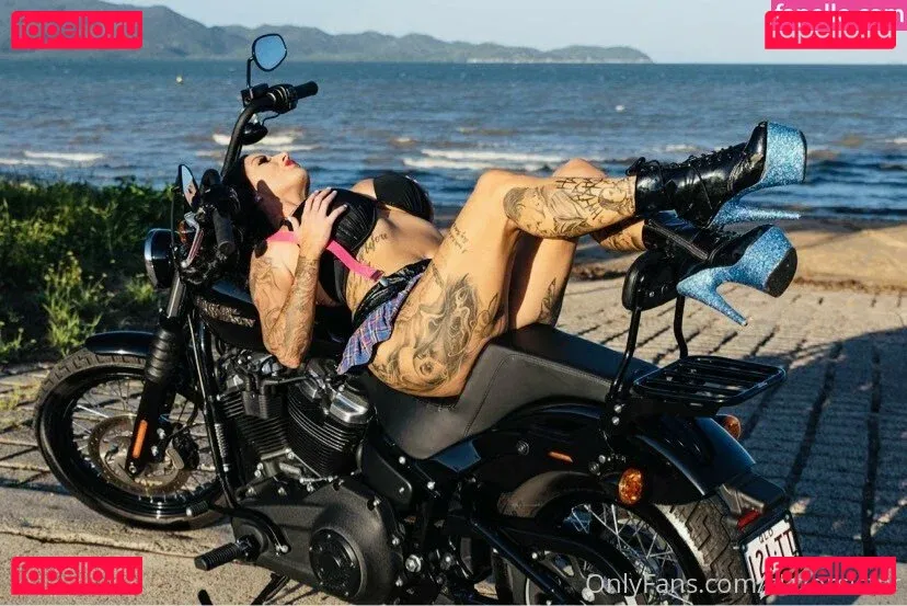 sizzorsister Onlyfans Photo Gallery 