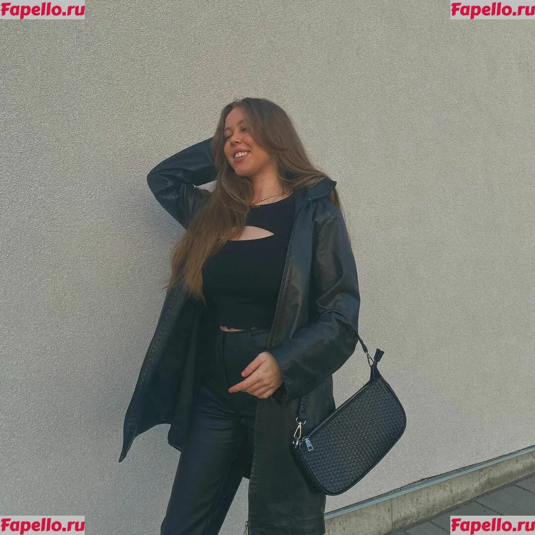 Emily Kyte Onlyfans Photo Gallery 