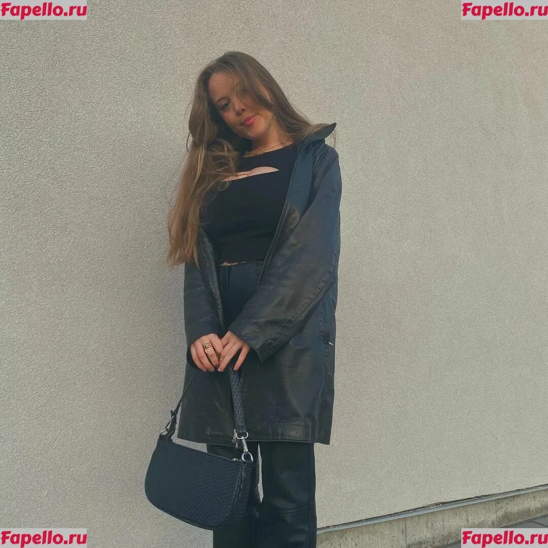 Emily Kyte Onlyfans Photo Gallery 