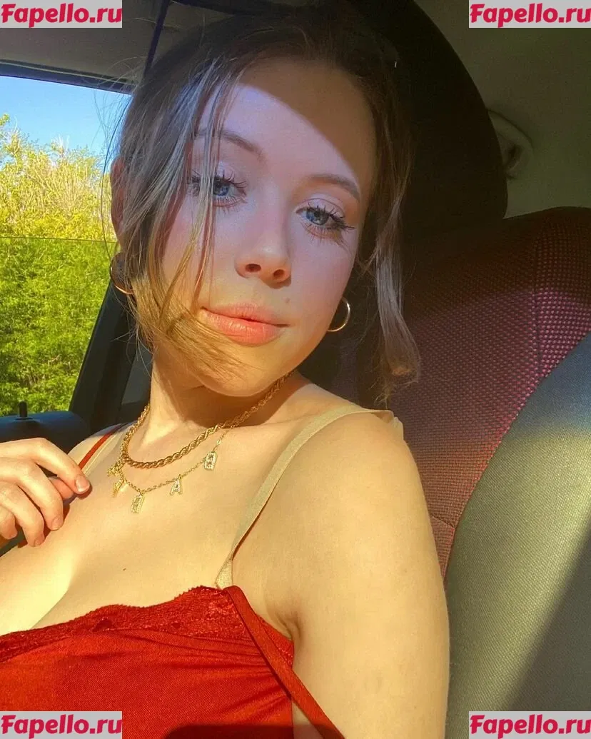 Emily Kyte Onlyfans Photo Gallery 