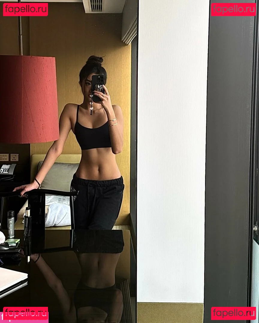 nopearii Onlyfans Photo Gallery 