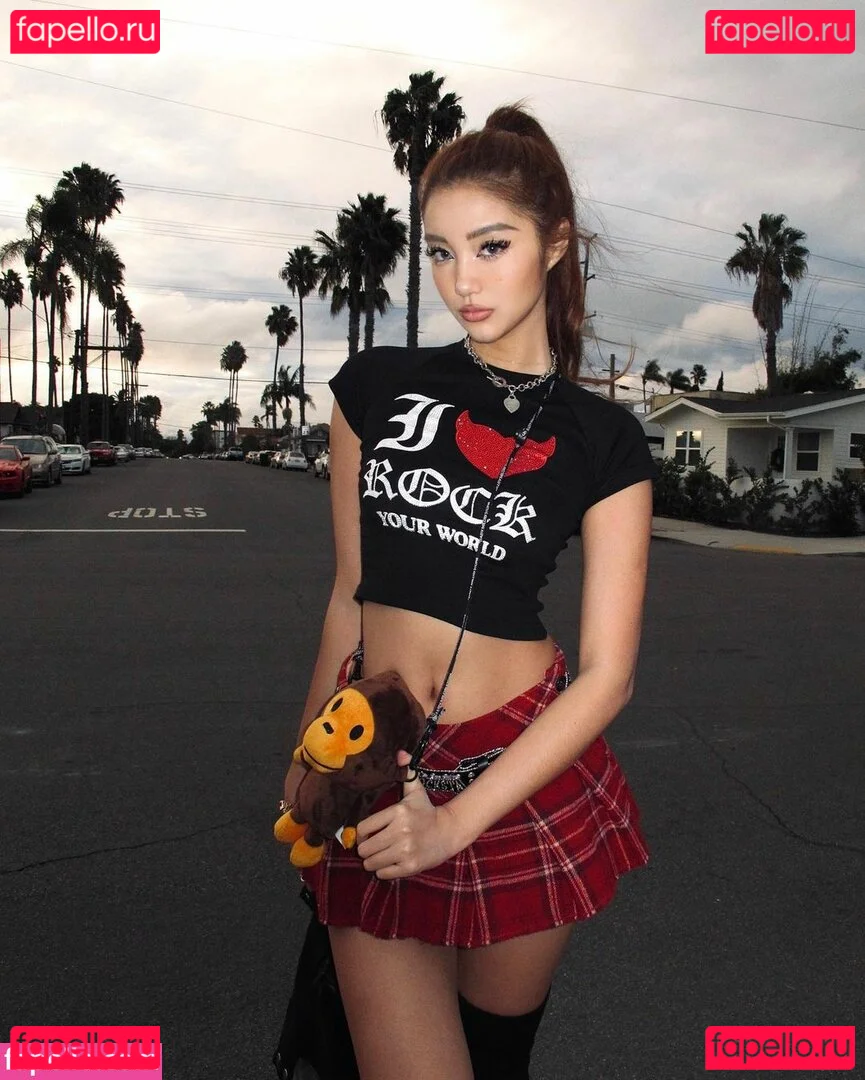 nopearii Onlyfans Photo Gallery 