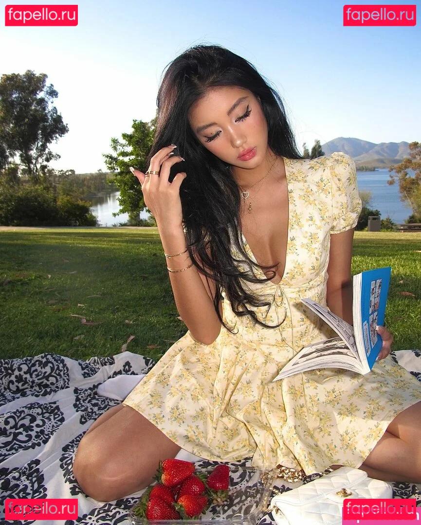 nopearii Onlyfans Photo Gallery 