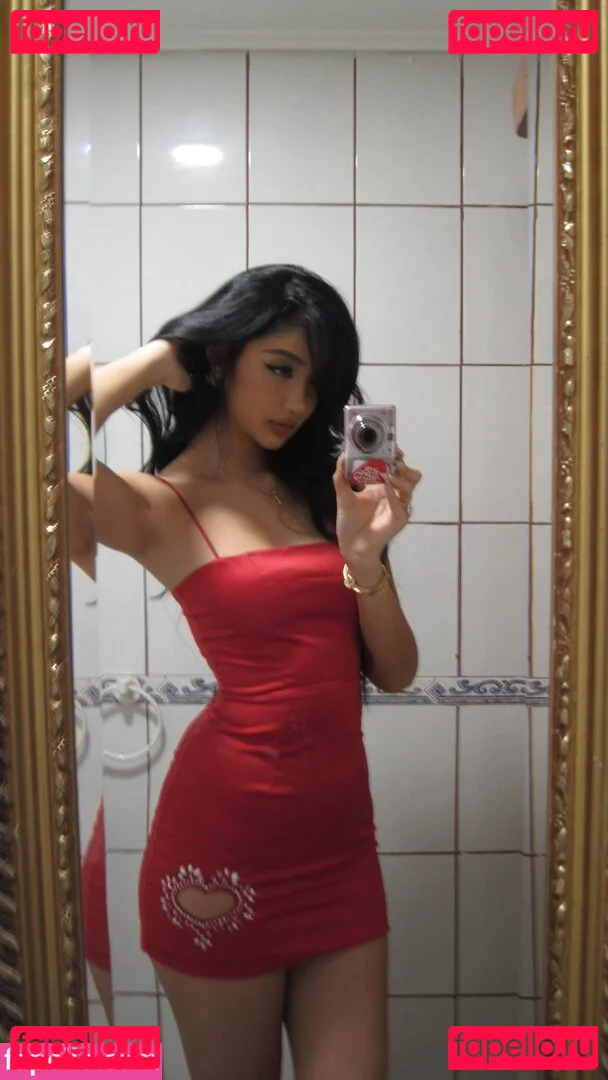 nopearii Onlyfans Photo Gallery 