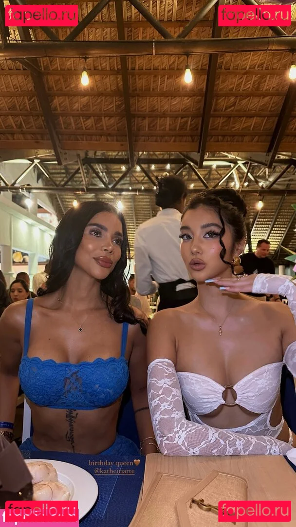 nopearii Onlyfans Photo Gallery 