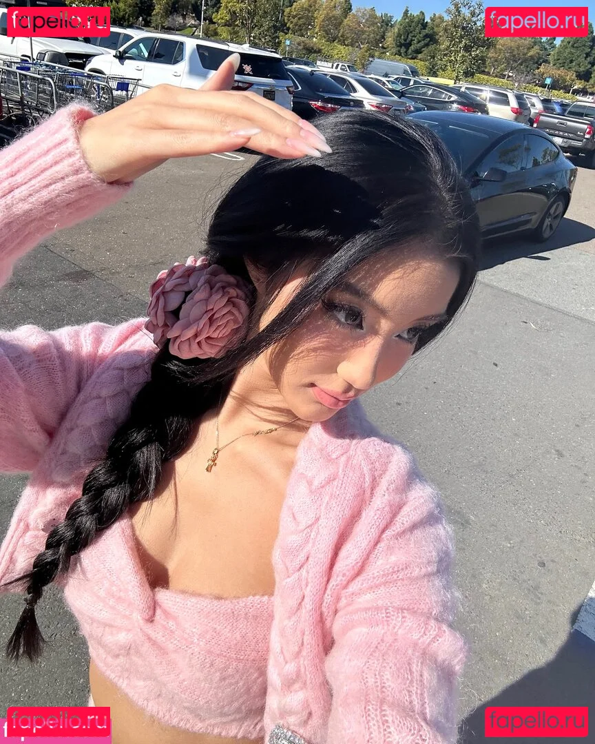 nopearii Onlyfans Photo Gallery 