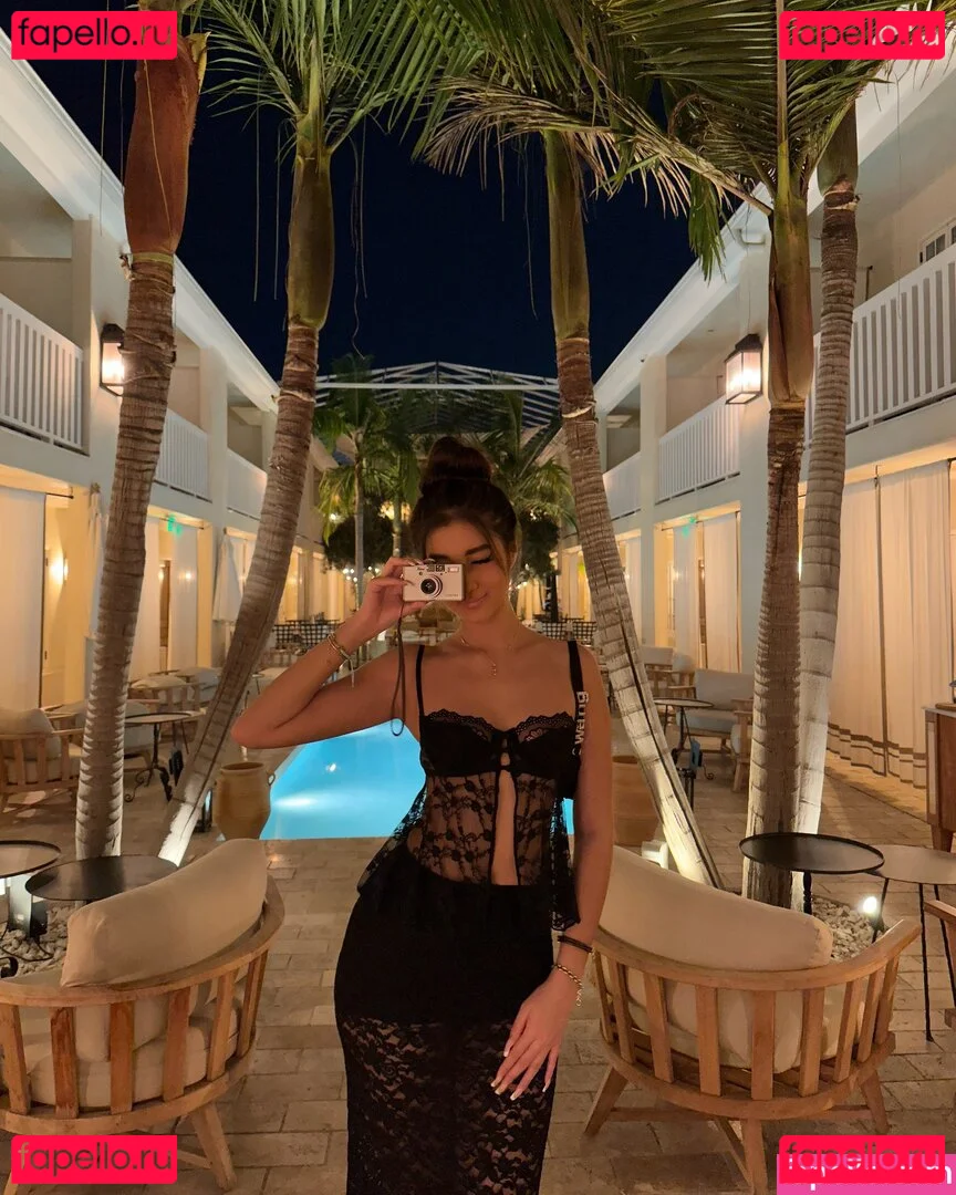 nopearii Onlyfans Photo Gallery 