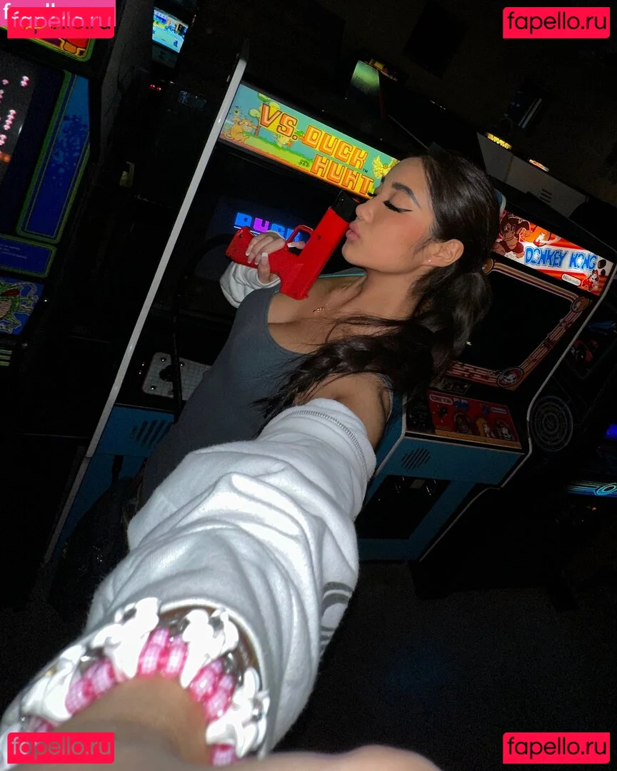 nopearii Onlyfans Photo Gallery 