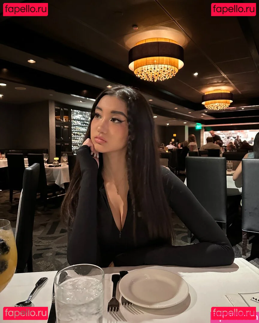 nopearii Onlyfans Photo Gallery 