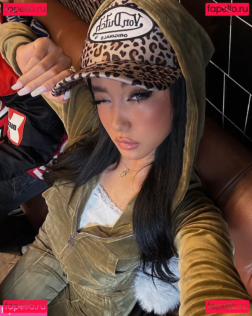 nopearii Onlyfans Photo Gallery 