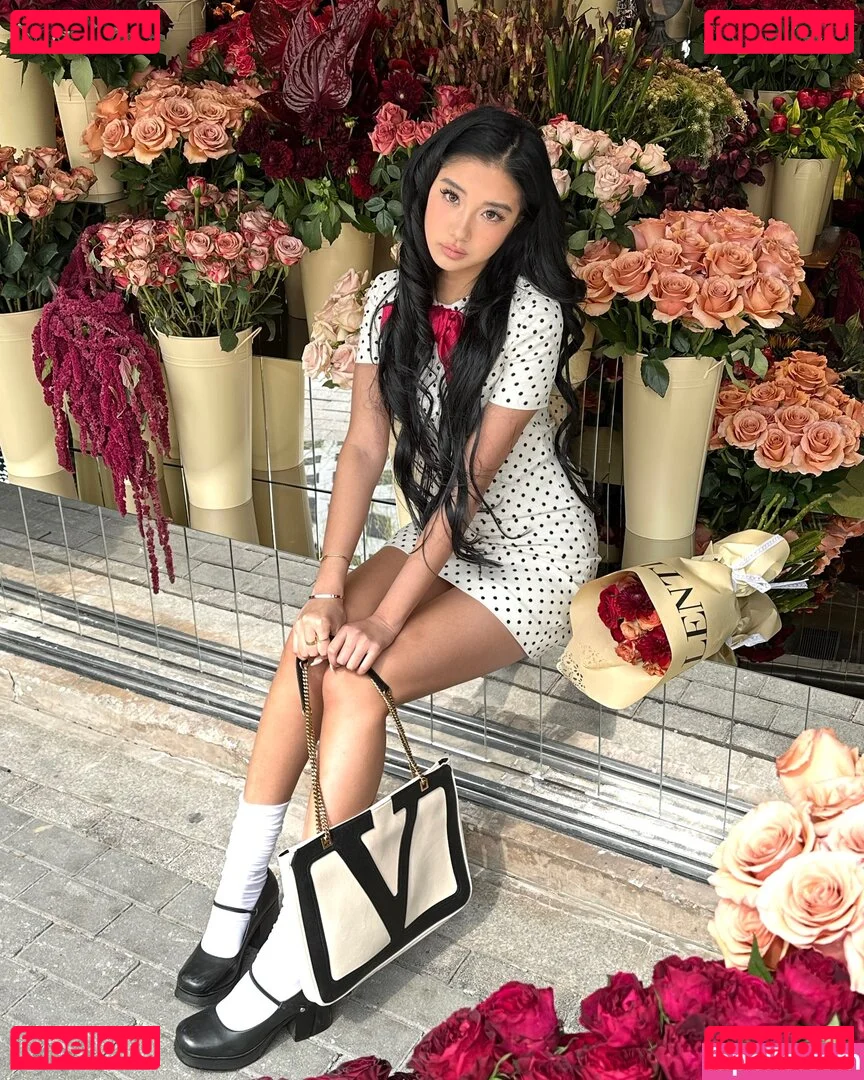 nopearii Onlyfans Photo Gallery 