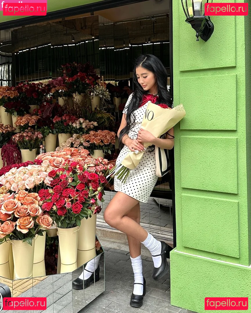 nopearii Onlyfans Photo Gallery 