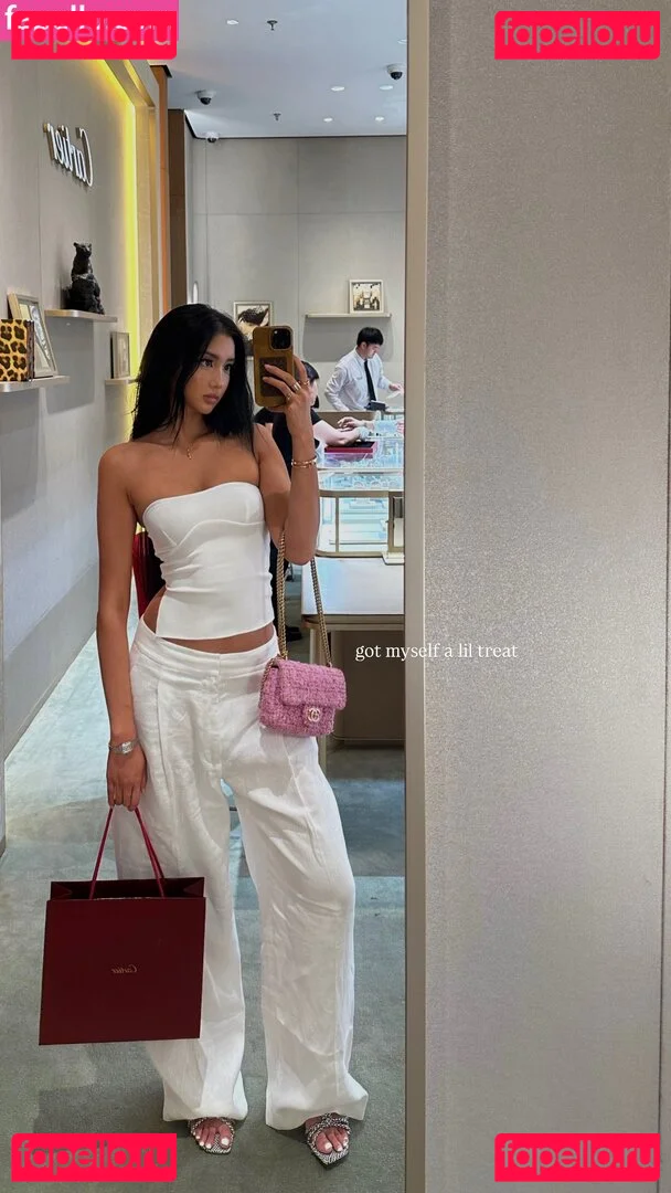 nopearii Onlyfans Photo Gallery 