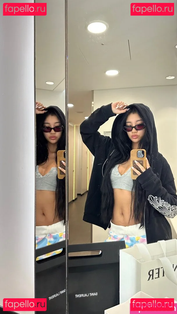 nopearii Onlyfans Photo Gallery 