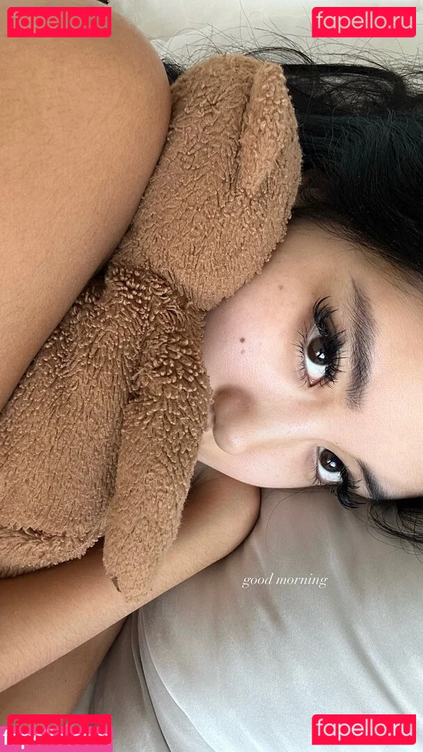 nopearii Onlyfans Photo Gallery 