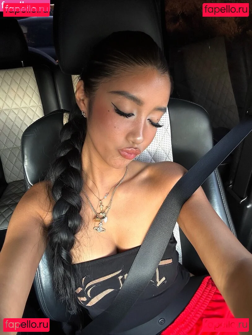 nopearii Onlyfans Photo Gallery 