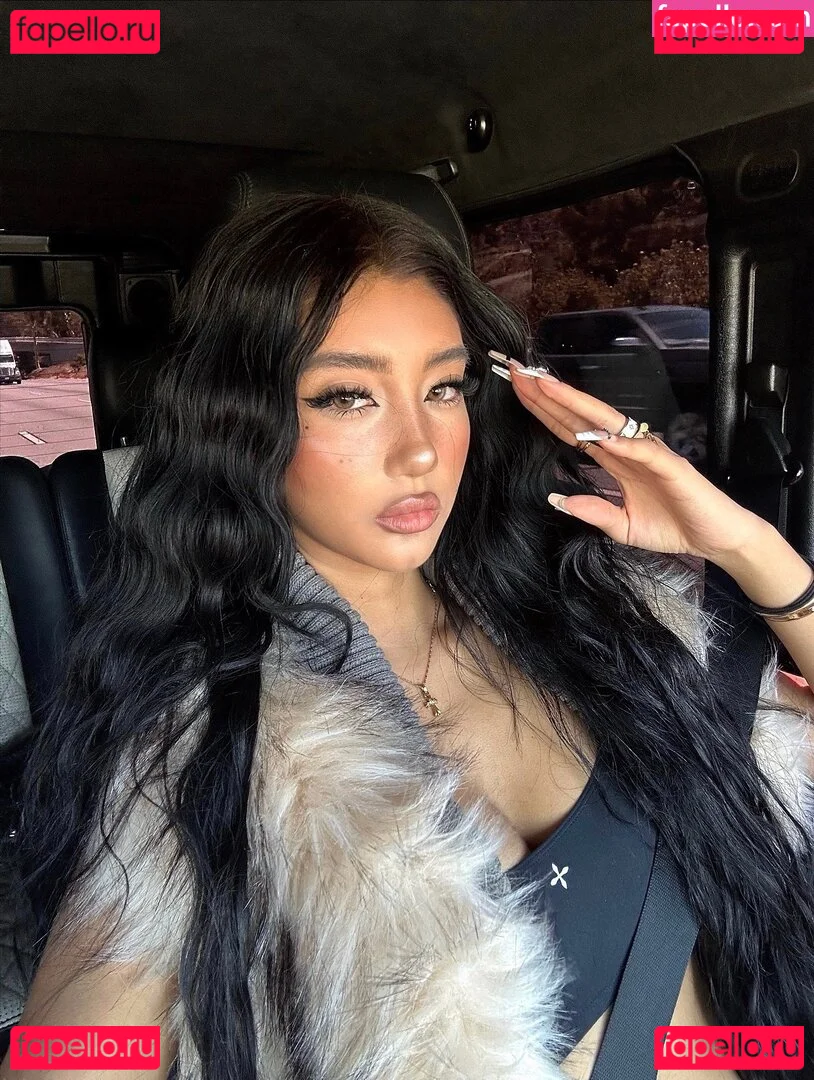 nopearii Onlyfans Photo Gallery 