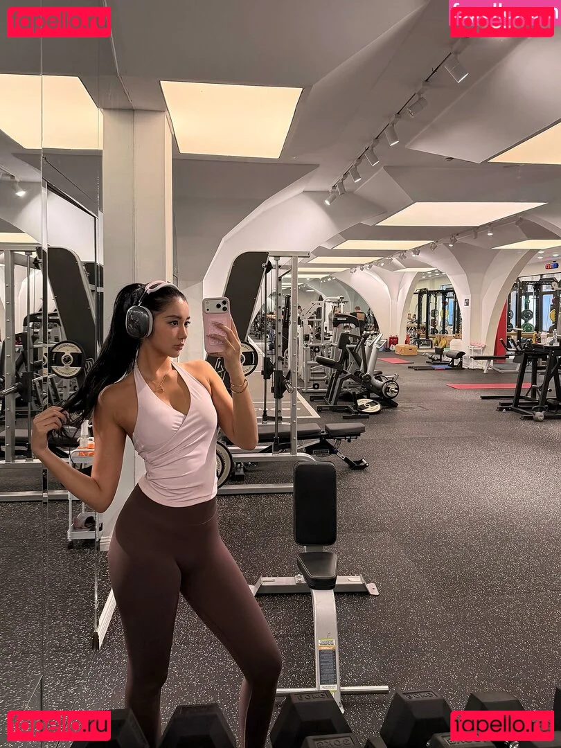 nopearii Onlyfans Photo Gallery 