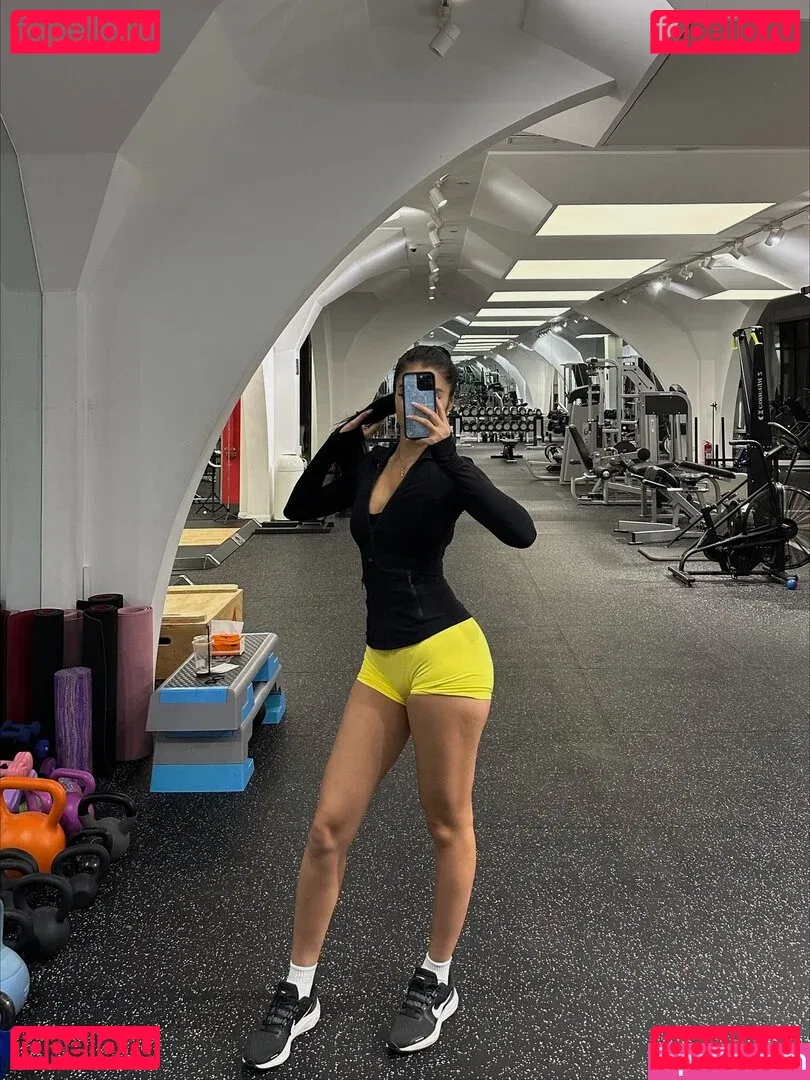 nopearii Onlyfans Photo Gallery 