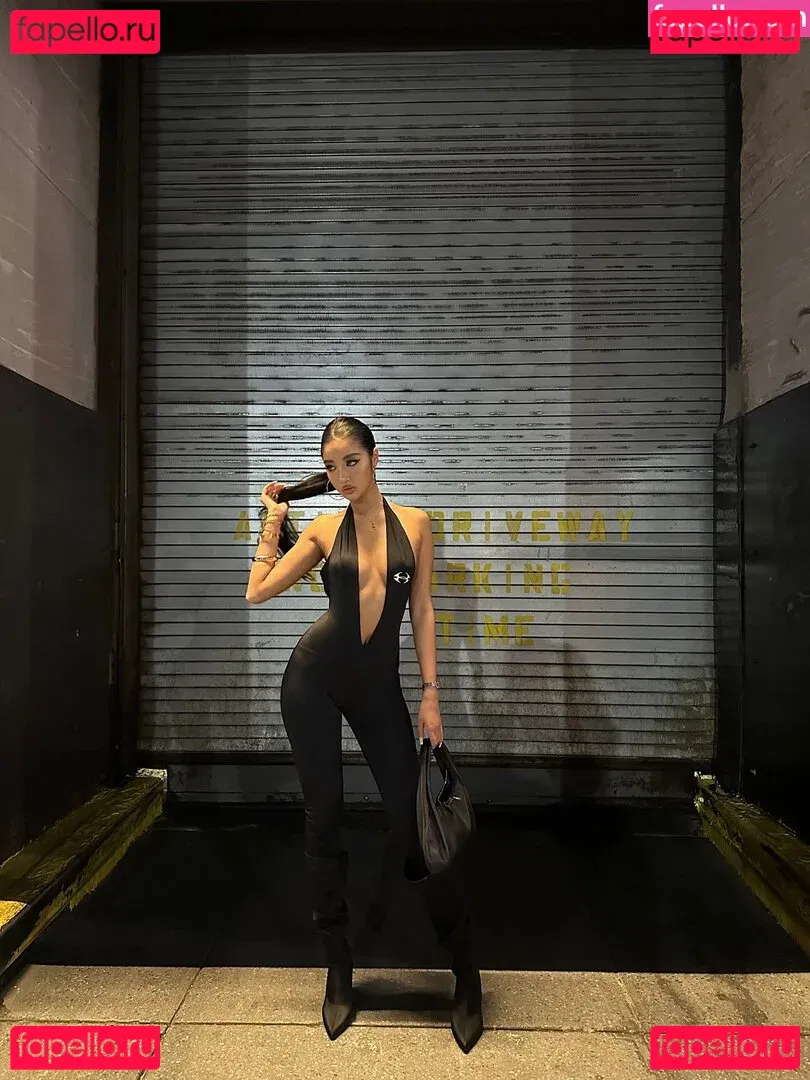 nopearii Onlyfans Photo Gallery 