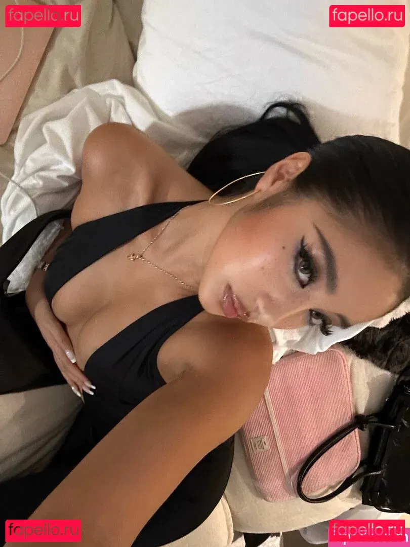 nopearii Onlyfans Photo Gallery 