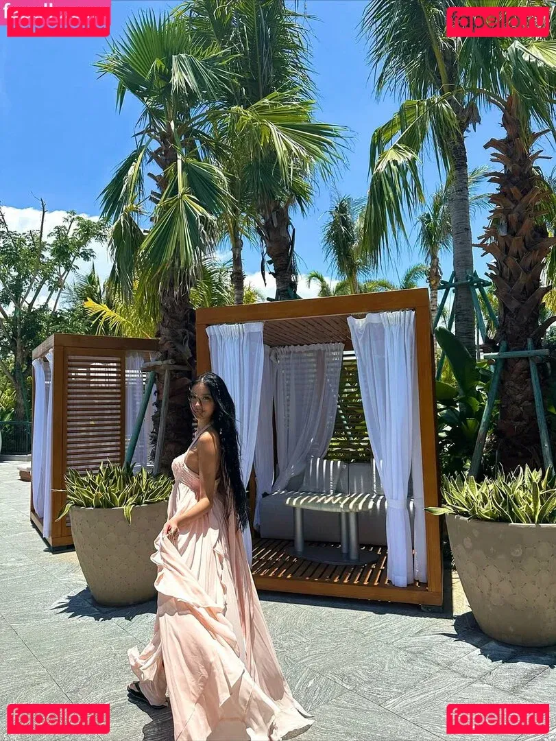 nopearii Onlyfans Photo Gallery 