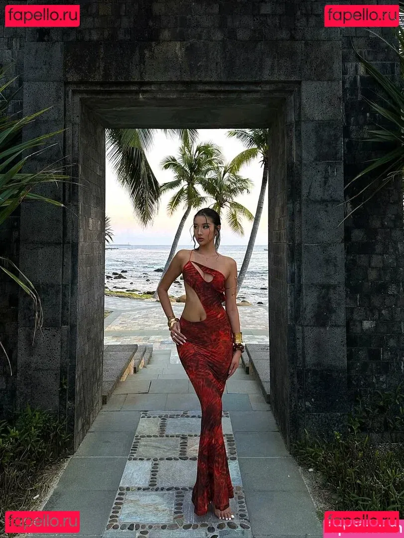 nopearii Onlyfans Photo Gallery 