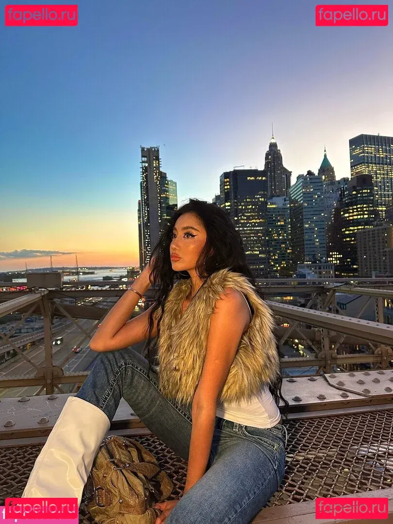 nopearii Onlyfans Photo Gallery 